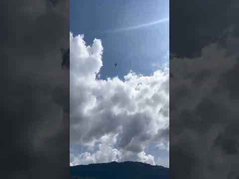 ¡Vuelo invertido extremo! Jimmy Morales en su Avistar Elite